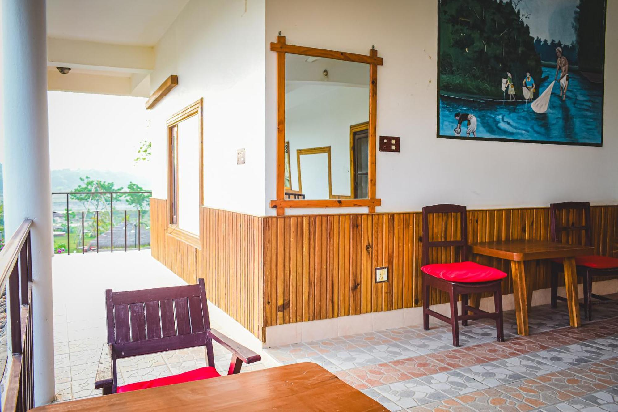 Hotel Riverside With Swimming Pool Sauraha Exterior photo