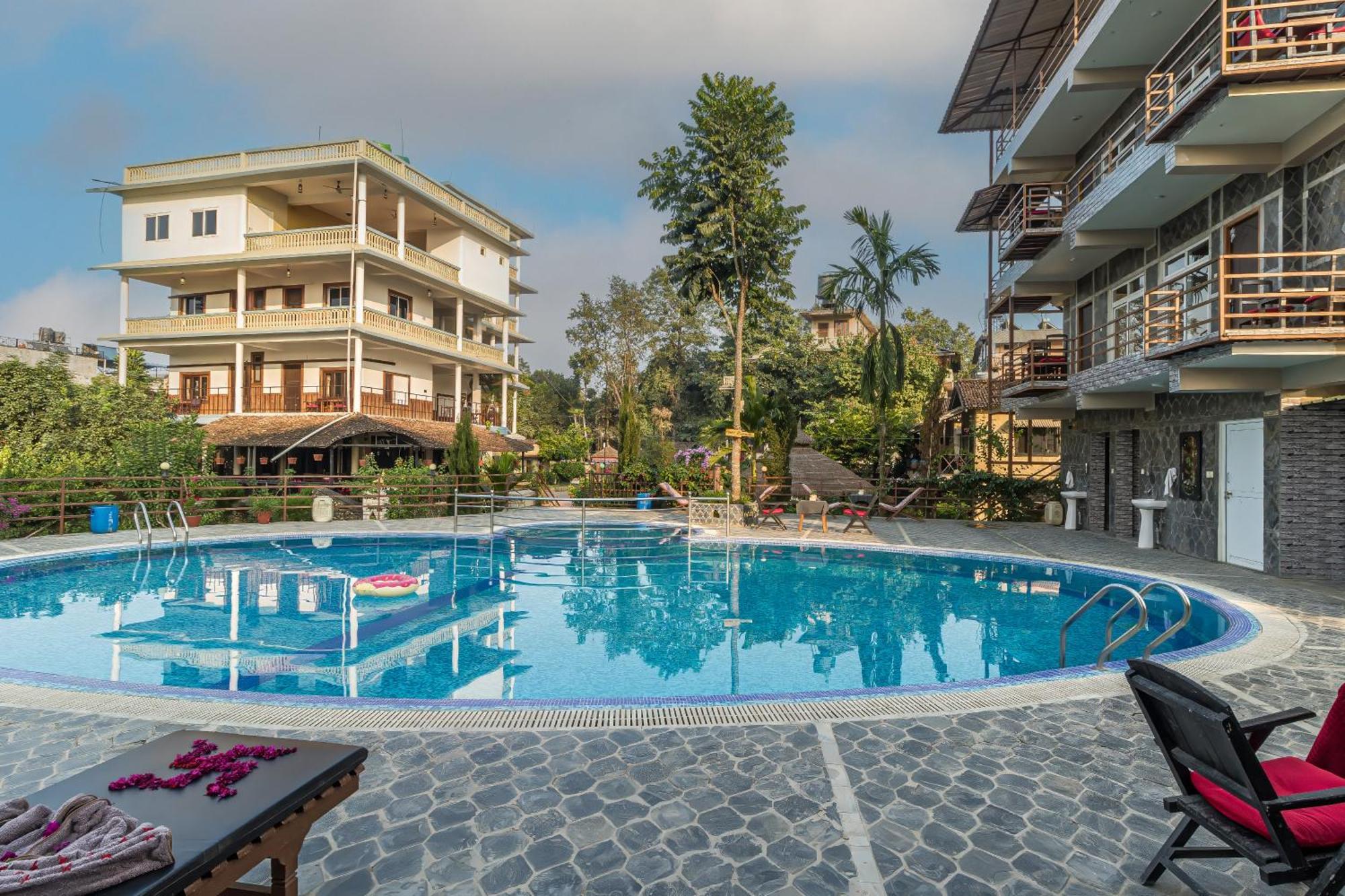 Hotel Riverside With Swimming Pool Sauraha Exterior photo