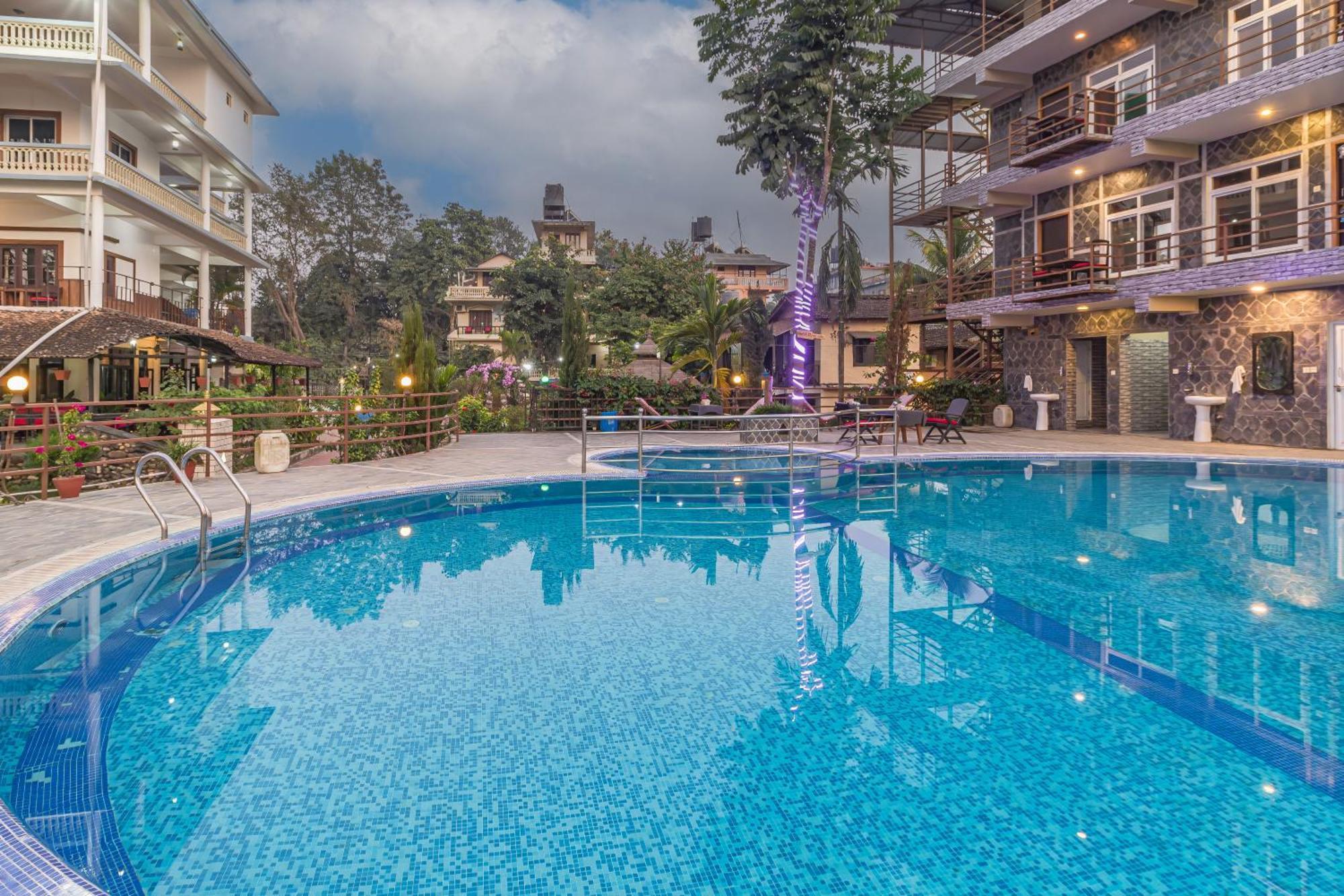 Hotel Riverside With Swimming Pool Sauraha Exterior photo