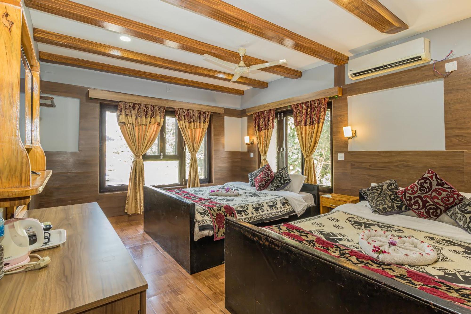 Hotel Riverside With Swimming Pool Sauraha Exterior photo