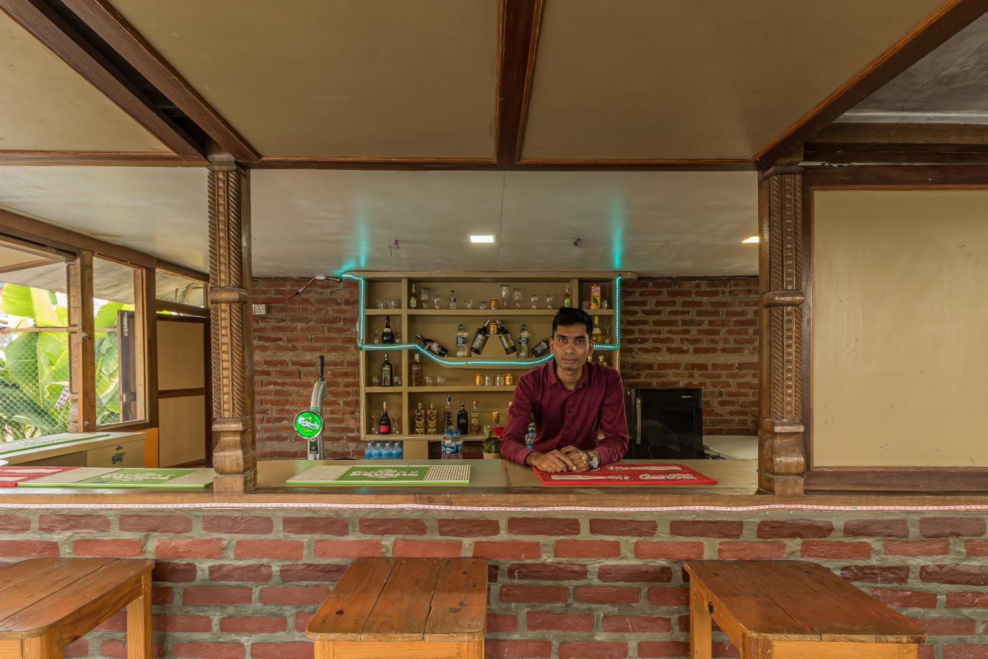 Hotel Riverside With Swimming Pool Sauraha Exterior photo